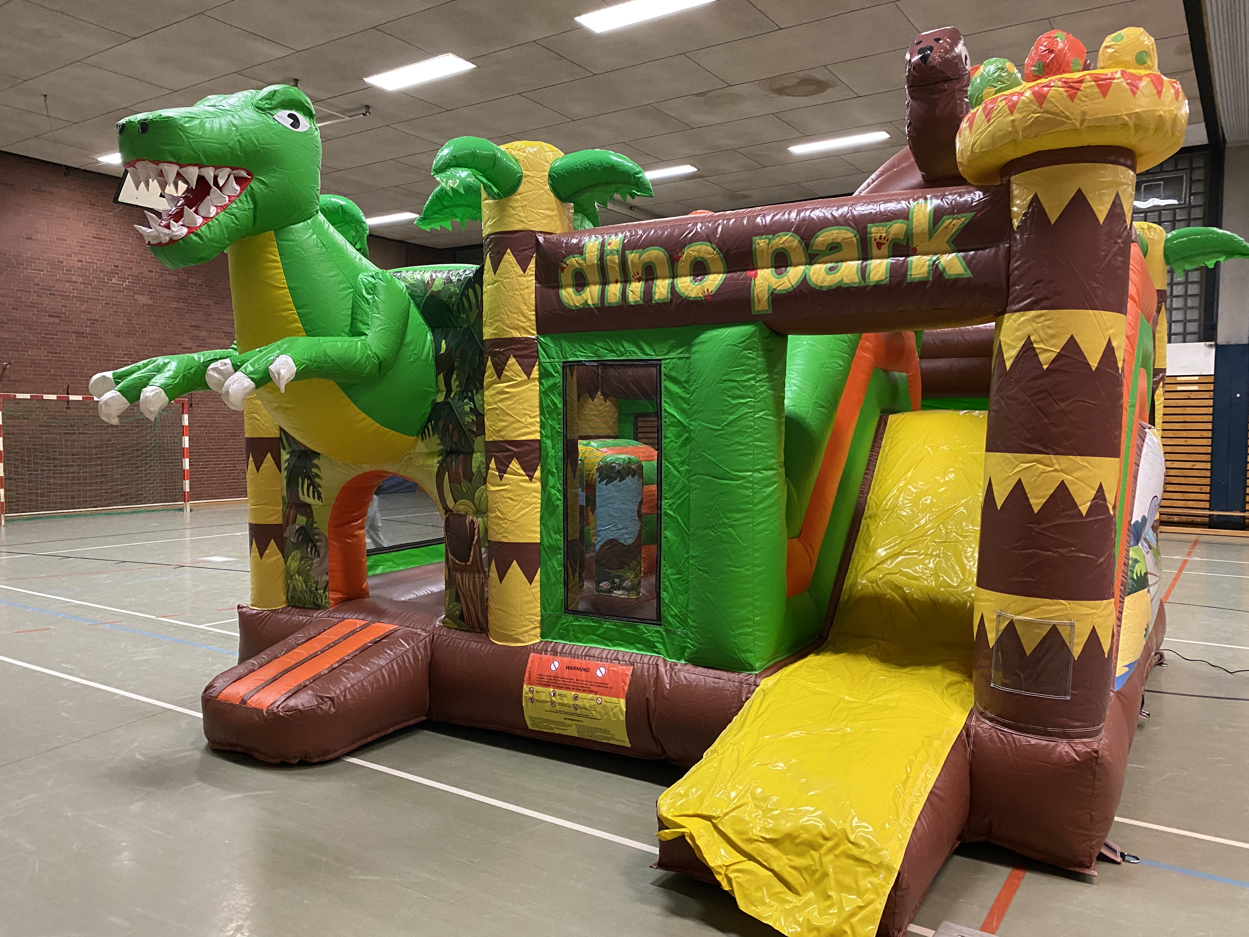 Dino Park Hüpfburg